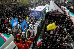 مراسم تشییع شهدای ناوگان دنا در میدان انقلاب تهران