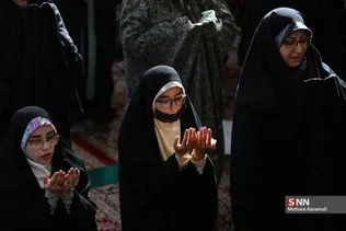 نماز عید قربان در حرم بانوی کرامت