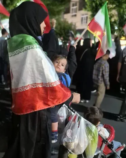 هفتاد و یکمین تجدید میثاق عاشقانه مردم کرج با آرمان&zwnj;های میهن+ فیلم