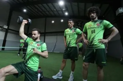 بدنسازی پرسپولیسی&zwnj;ها برای تقابل با هوادار