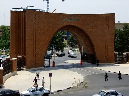 اولین دانش&zwnj;آموخته رشته مهندسی ساختمان&zwnj;های هوشمند فارغ&zwnj;التحصیل شد