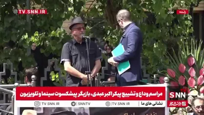 خمسه: هنوز حس&zwnj; می&zwnj;کنم اکبر عبدی در حال بازی کردن یک سکانس است