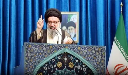 آیت&zwnj;الله خاتمی: همسایگان ما برای برقراری رابطه با ایران با یکدیگر مسابقه می&zwnj;دهند