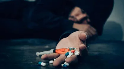 آمار وحشتناک مصرف مواد مخدر در ایالات متحده توسط پادکستر آمریکایی + فیلم