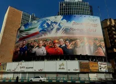 «منم سرباز ایران» به دیوارنگاره میدان ولیعصر (عج) رسید