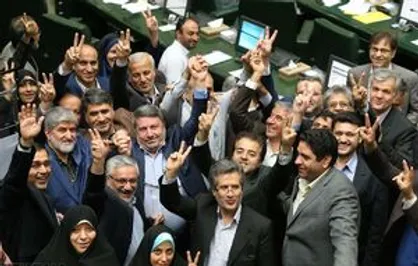 حضور پررنگ اصلاح&zwnj;طلبان در ثبت&zwnj;نام انتخابات و پایان ادعای &laquo;لیست نمی&zwnj;دهیم&raquo;