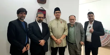 دومین نمایشگاه جهانی هنر&zwnj;های قرآنی در مالزی گشایش یافت/ بازدید نخست وزیر مالزی از غرفه هنرمندان ایرانی