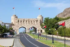 آمریکا عمان را بخاطر رابطه با تهران تهدید به بمباران کرد