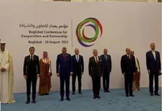 کنفرانس بغداد؛ وزیر خارجه در جایگاه رهبران ایستاد/ حمایت ایران و مکرون از ثبات و توسعه در عراق