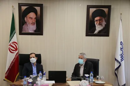 کرسی&zwnj;های مجامع بین&zwnj;المللی شناسایی و تصرف شوند