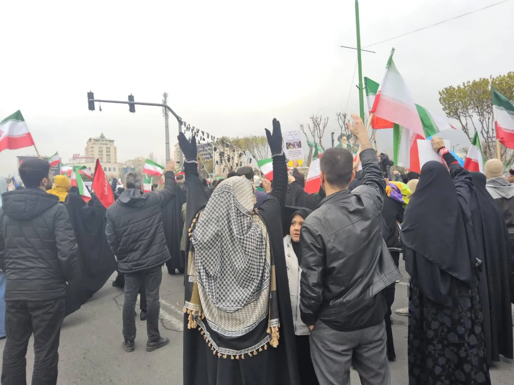 لبیک یا خامنه ای