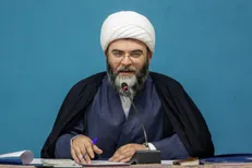حجت‌الاسلام قمی: مردم نمی‌گذارند قیمت پایان جنگ، فروختن عزت ایران باشد