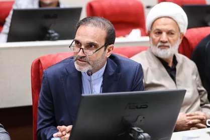 ادامه اختلاف مجلس و وزارت بهداشت بر سر ظرفیت پزشکی / عضو کمیسیون اصل نود: کاهش ظرفیت پزشکی به ضرر مناطق محروم است