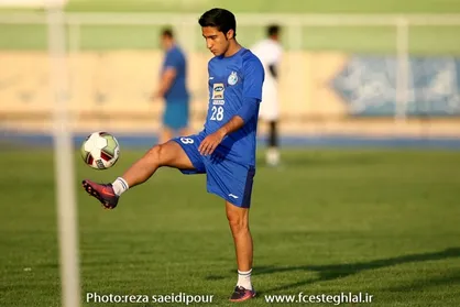 رباط صلیبی مهاجم استقلال پاره شد