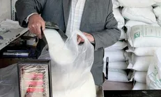 خبری از شکر تنظیم بازاری نیست/ فرار مسئولان وزارت صنعت از پاسخگویی