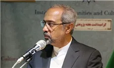 مشکلات اقتصادی به دلیل سیاست‌زدگی تصمیم‌گیران است
