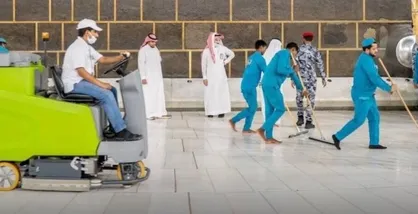شست&zwnj;وشوی مسجدالحرام ۱۰ بار در روز توسط ۴ هزار نیرو