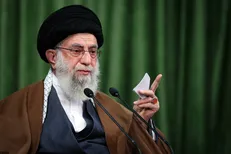 پخش زنده سخنرانی رهبر انقلاب در سالروز قیام ۲۹ بهمن تبریز