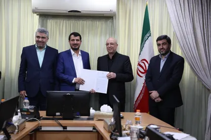 وزیر علوم از مجریان پروژه پنجره خدمات هوشمند دانشگاهی تجلیل کرد
