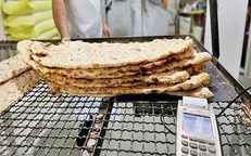 سهمیه آرد فقط در بستر سامانه نانینو و شناور به نانوا‌ها اختصاص می‌یابد/ نانوایان حق فروش نان بدون کارت بانکی را ندارند