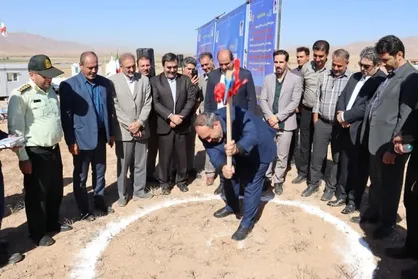 نخستین نیروگاه خورشیدی شهرستان آوج کلنگ&zwnj;زنی شد