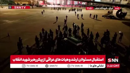 انتقال پیکر مطهر رهبر شهید انقلاب بر روی شانه های مردم