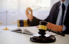 انحصارزدایی بازار خدمات حقوقی