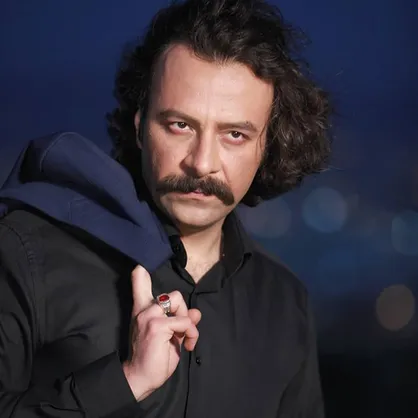 منظور: &laquo;زندگی یک خون&zwnj;آشام&raquo; مرداد به صحنه می رود