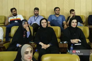 آ‌یین تجلیل از خبرنگاران با حضور رییس مجلس