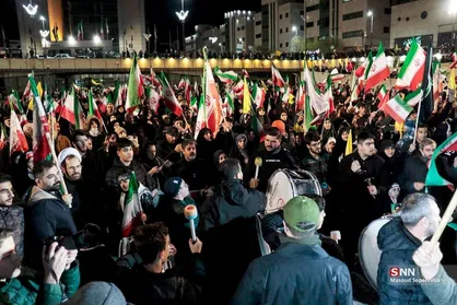 خروش مردم محله&zwnj;ی طلاب مشهد با شعار &laquo;حیدر حیدر &raquo; در شب چهل و ششم حماسه&zwnj;ی خیابان + فیلم