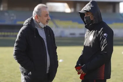 جلسه سرنوشت&zwnj;&lrm; ساز درویش و گل&zwnj;محمدی برای سرنوشت نیمکت پرسپولیس