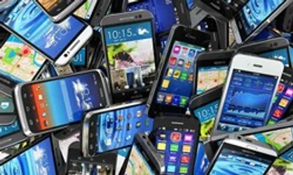 انتقاد از تخصیص جدید ارز دولتی به واردات گوشی موبایل