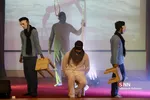 نمایش رسم براین است