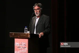 علیرضا کمری در مراسم رونمایی از کتاب همسایه سدر و همسفر رود