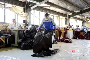 بازدید از خط تولید ماسک و لباس بیمارستانی