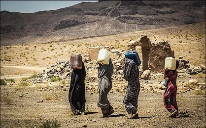 مسئولان راهی جز انتقال آب با تانکر برای مردم در مهیار خراسان جنوبی ندارند /خشکسالی یا بی&zwnj;تفاوتی مدیریتی؟