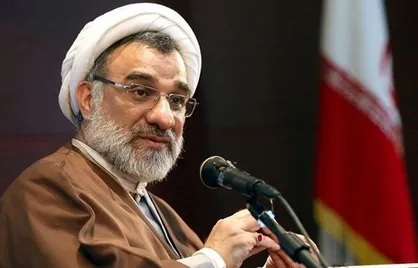 وقتی به یک آدمی که نه تعهد دارد نه تخصص مسئولیت می&zwnj;دهیم معلوم است در فلان حوزه امنیت غذایی مشکل حل نمی&zwnj;شود یا فلان انفجار در بندر شهید رجایی اتفاق می&zwnj;افتد