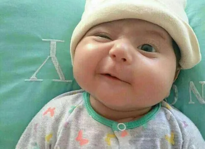 سر و کله نوزادان لاکچری هم در شبکه&zwnj;های مجازی پیدا شد/ پستونک و شیشه شیر  طلاکوب شده با برند مرسدس بنز و BMW ! +عکس