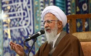 آیت الله جوادی آملی: با ناقضان وحدت مبارزه کنید + فیلم