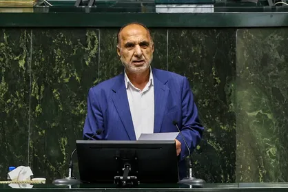 بیاتی: آقای رئیس&zwnj;جمهور! شما می&zwnj;گویید تحریم&zwnj;ها و اسنپ&zwnj;بک تاثیری ندارد، اما در عمل دلار و طلا سر به فلک کشیده؛ با مردم رو راست باشید + فیلم
