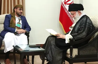 تقدیم نامه سیدعبدالملک بدرالدین حوثی به رهبر معظم انقلاب