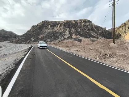 جاده دسترسی کوه خواجه، موجب تخریب آثار می&zwnj;شود/ تعبیه یک گیت ورودی برای جلوگیری از تردد خودروها ضروری است