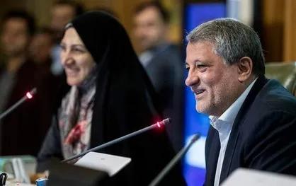 محسن هاشمی: به شهردار روحیه بدهید
