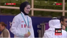 مراسم اهدای مدال مدال مسابقات کاراته/ اهتزاز پرچم ایران