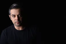 سام قریبیان خوانش کتاب‌ صوتی را با دور دنیای فلسفه در۸  روز تجربه کرد