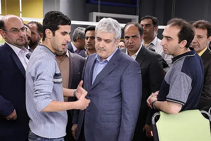 ستاری از مراکز تحقیقاتی دانشگاه آزاد قزوین بازدید کرد