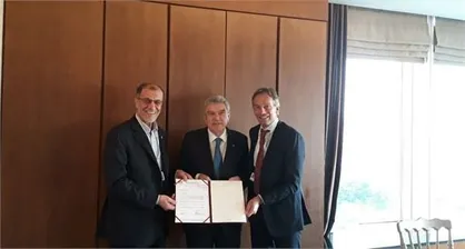دیدار خسروی وفا با تماس باخ : متعهد به رعایت قوانین المپیک هستیم