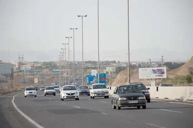 پایداری تردد در محورهای قم با ثبت ۳۱ میلیون خودرو