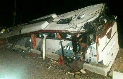 ٣٨ مصدوم و کشته بر اثر واژگونی اتوبوس