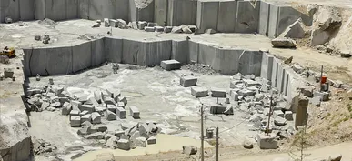 تمدید ۱۵ ساله معدن شفق اوره نطنز! /مستندات احراز ۲۱ شرط کجاست؟